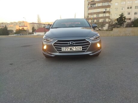 Hyundai Elantra 2016