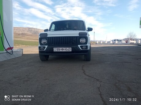 LADA (VAZ) Niva 2015
