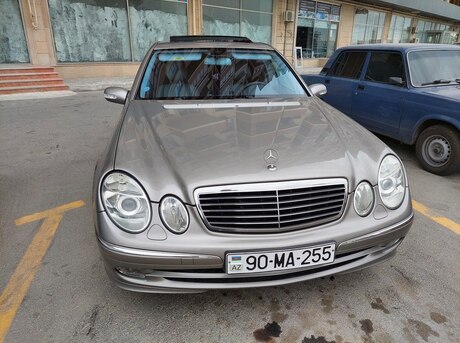 Mercedes E 240 2004