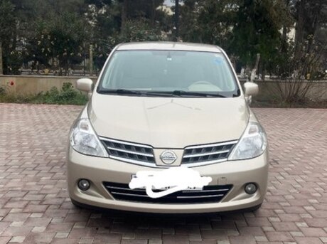 Nissan Tiida 2011
