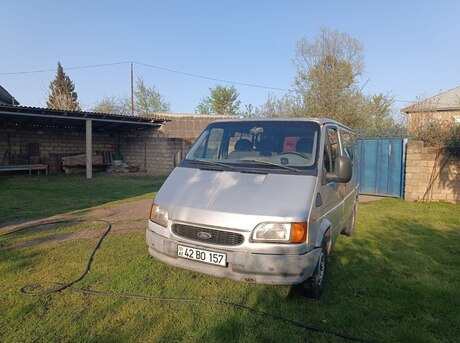 Ford Transit 2000
