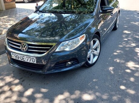 Volkswagen Passat CC 2011