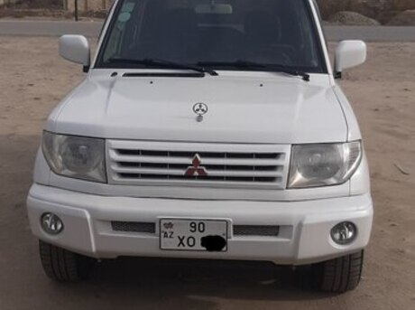 Mitsubishi Pajero io 1999