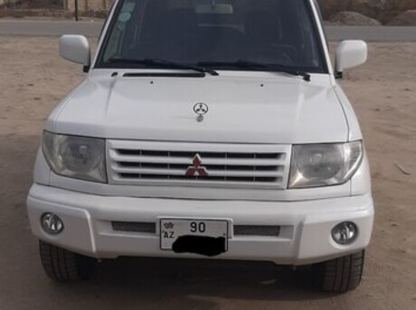 Mitsubishi Pajero io 1999