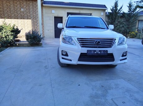 Lexus LX 570 2011