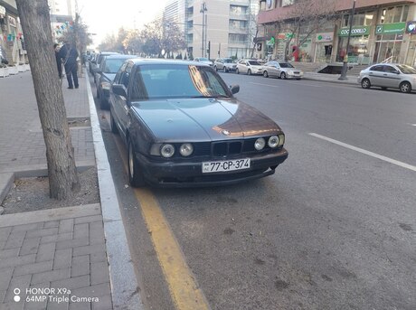 BMW 325 1989