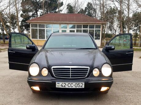 Mercedes E 220 2000