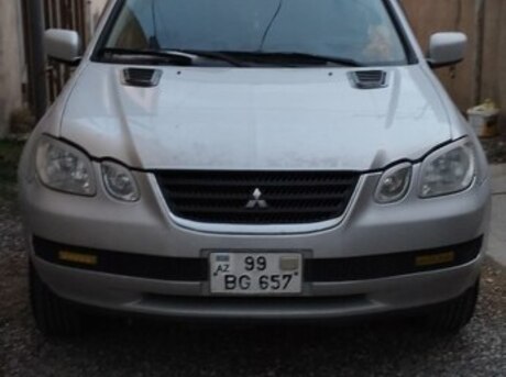 Mitsubishi Airtrek 2001