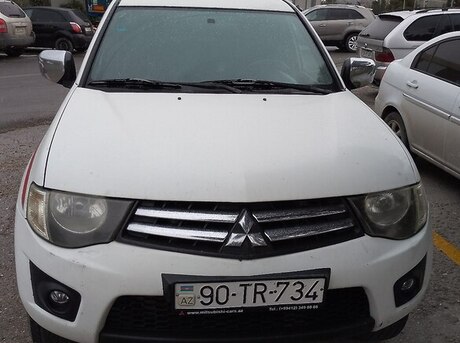 Mitsubishi L200 2012