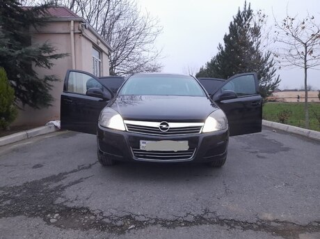Opel Astra 2010