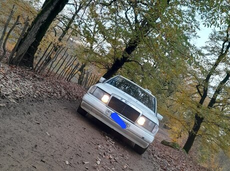 Mercedes E 200 1987