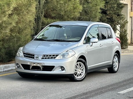 Nissan Tiida 2011
