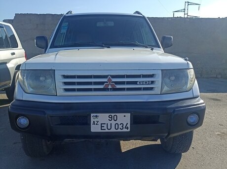 Mitsubishi Pajero io 1999