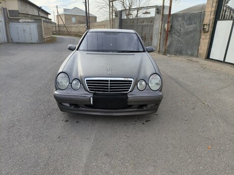 Mercedes E 240 2001