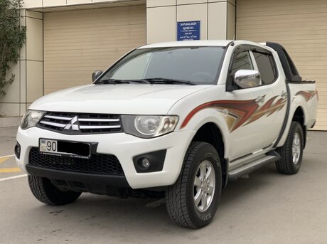 Mitsubishi L200 2013