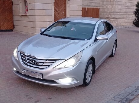 Hyundai Sonata 2011