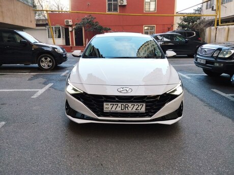 Hyundai Elantra 2022