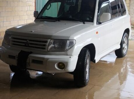 Mitsubishi Pajero io 1998