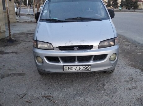 Hyundai H-1 1998