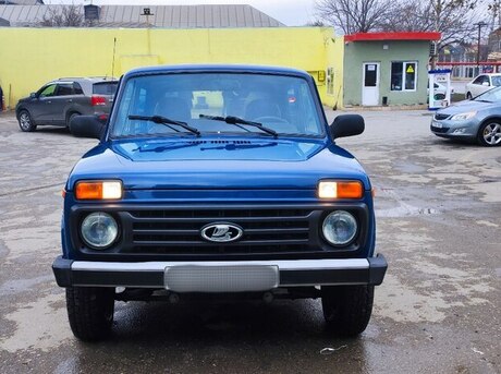 LADA (VAZ) Niva 2015