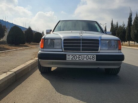 Mercedes E 200 1990
