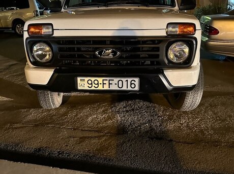 LADA (VAZ) Niva 2015