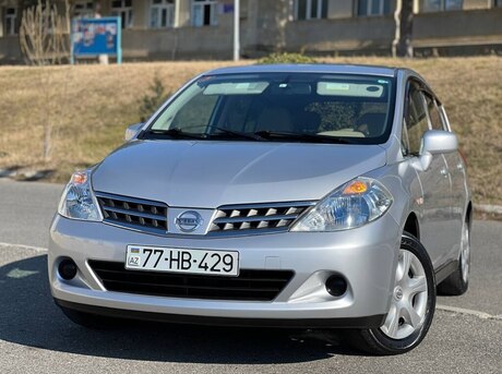 Nissan Tiida 2011