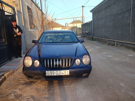 Mercedes E 220 2000