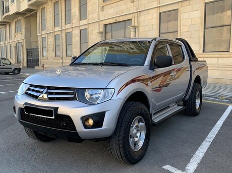 Mitsubishi L200 2013