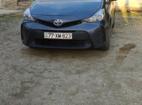 Toyota Prius V 2015
