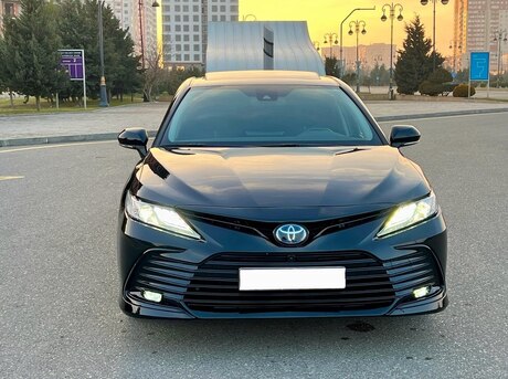 Toyota Camry 2021