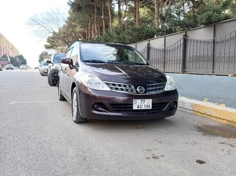 Nissan Tiida 2011