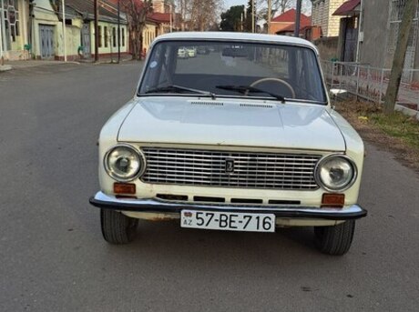 LADA (VAZ) 21011 1985