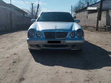 Mercedes E 220 2000
