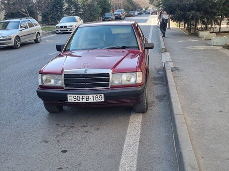 Mercedes 190 1990