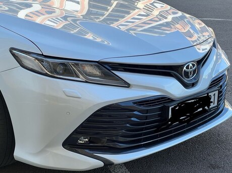 Toyota Camry 2019