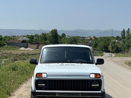LADA (VAZ) Niva 2015