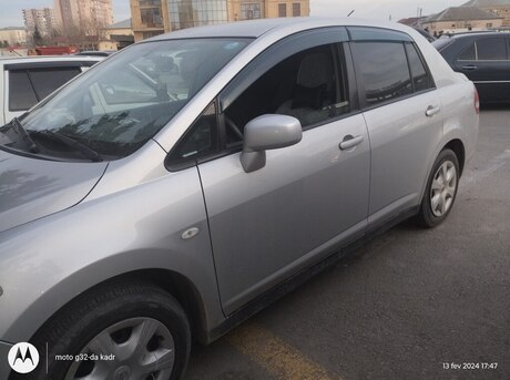 Nissan Tiida 2011