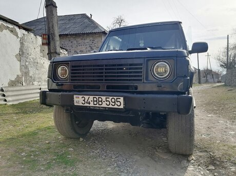 Mitsubishi Pajero 1990