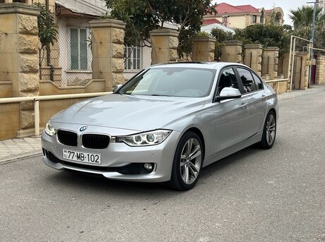 BMW 320 2012