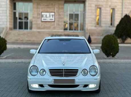 Mercedes E 220 2000
