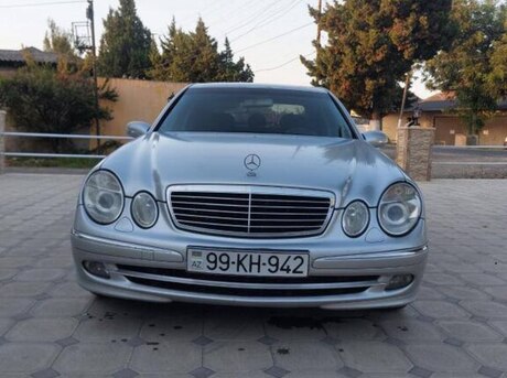 Mercedes E 220 2003