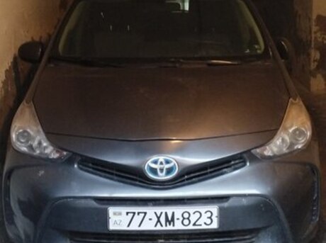 Toyota Prius V 2015