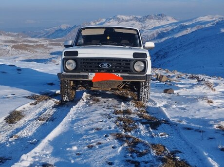 LADA (VAZ) Niva 2011