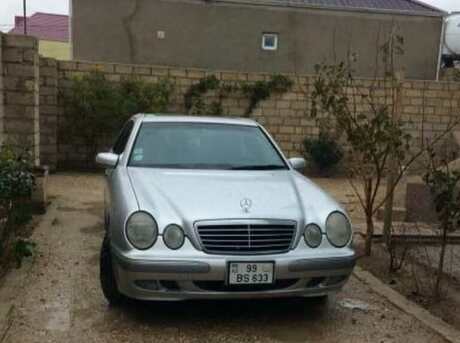 Mercedes E 240 2001