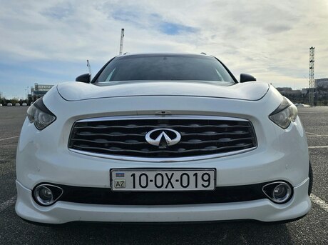 Infiniti FX35 2010