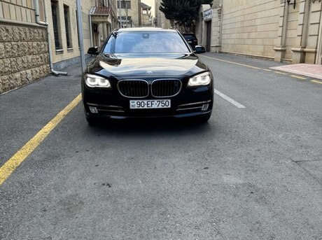 BMW 750 2013