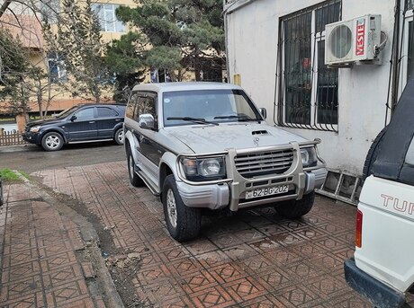 Mitsubishi Pajero 1995