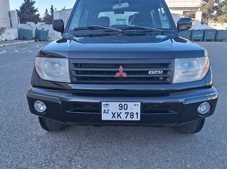 Mitsubishi Pajero io 1999