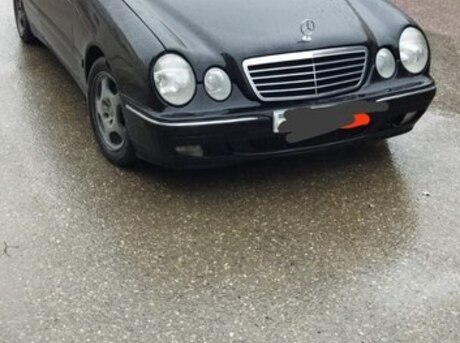 Mercedes E 220 2000